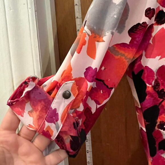 🐻Size S - Laura Scott - Pink and Floral Roll Sleeve Button-Down Blouse - Picture 3 of 6